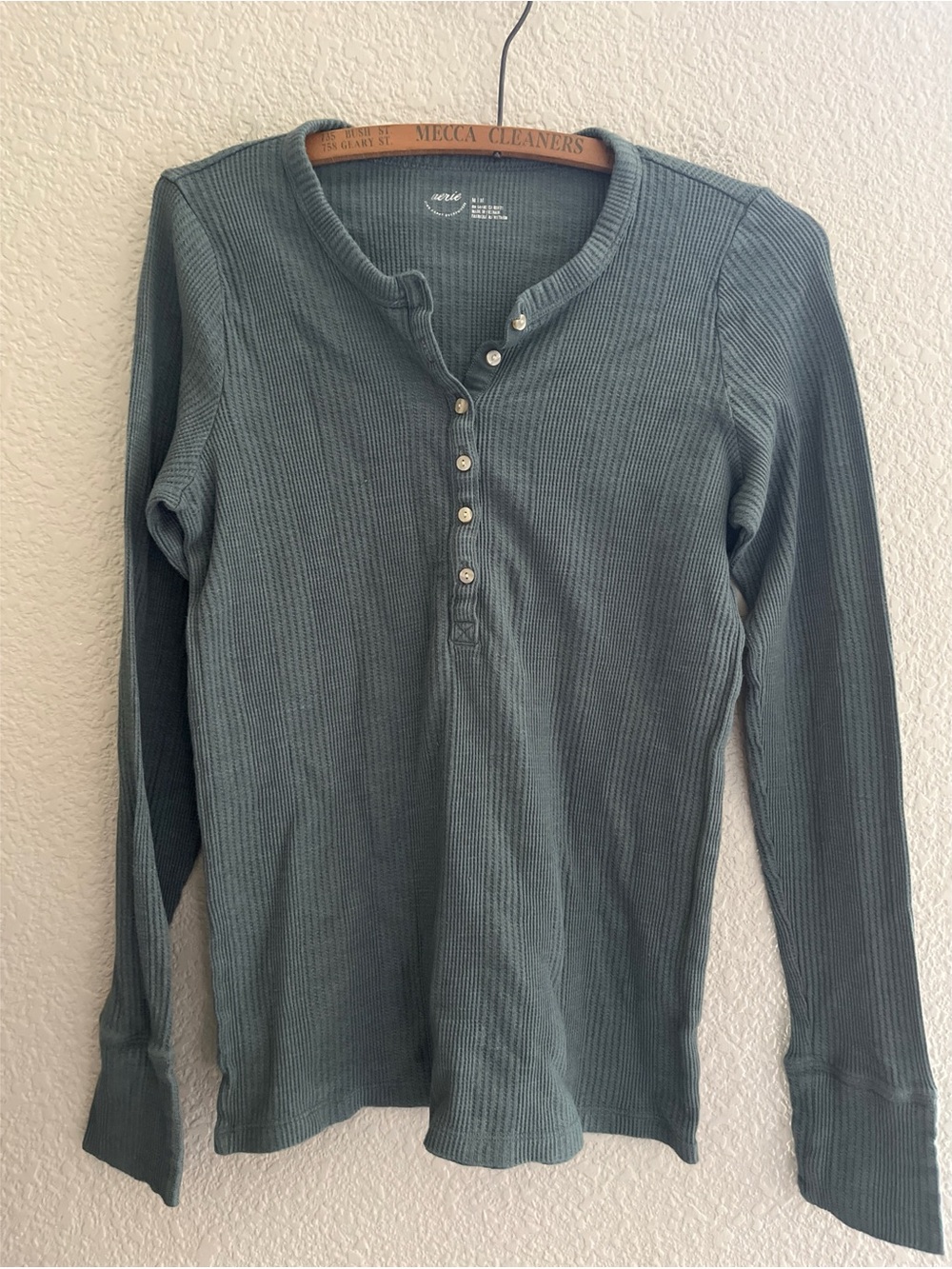 Aerie Dark Green Waffle Knit Henley Women’s Size Medium